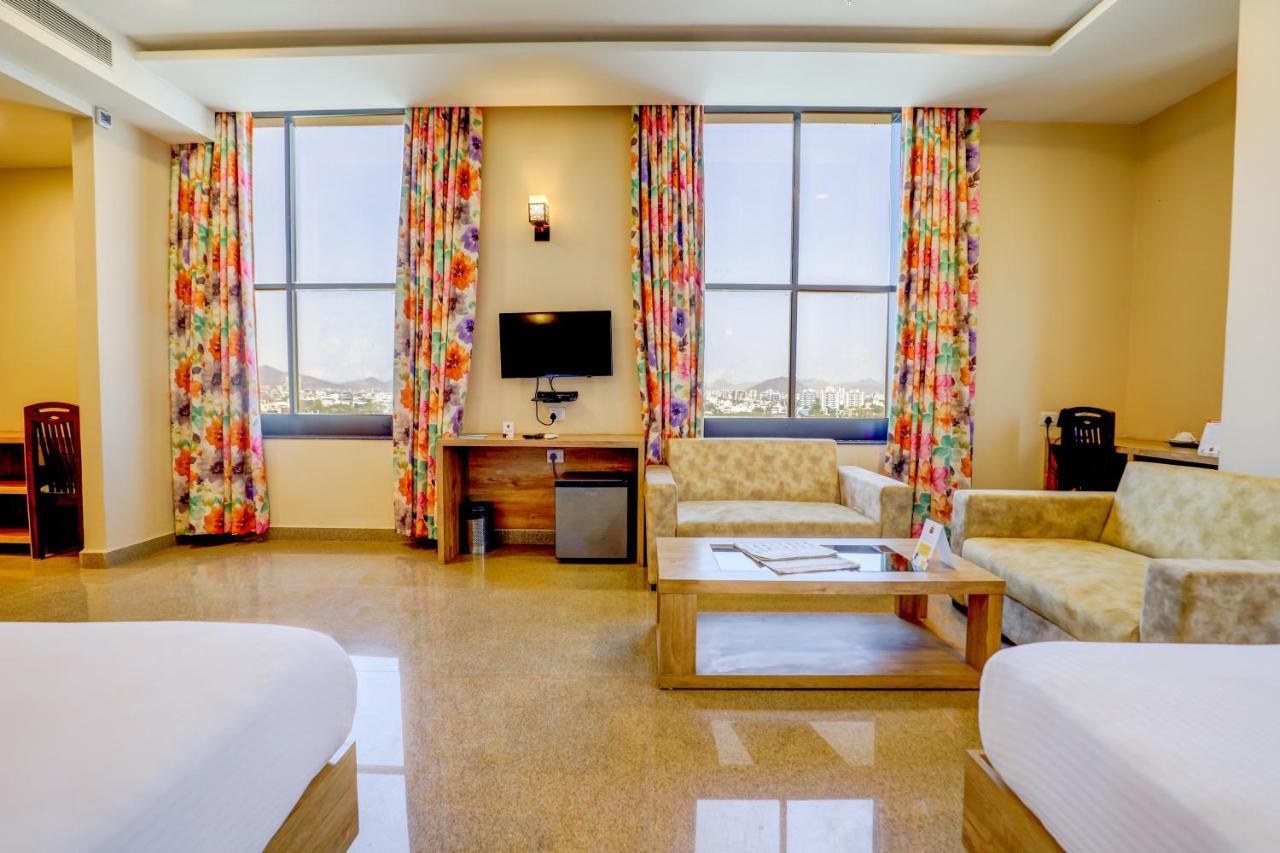 Hotel Shree Nanda Удайпур Экстерьер фото